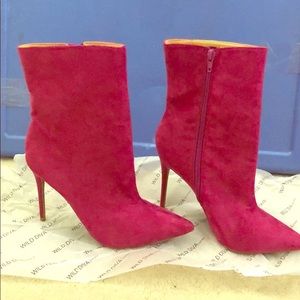 Stiletto boots!! New!